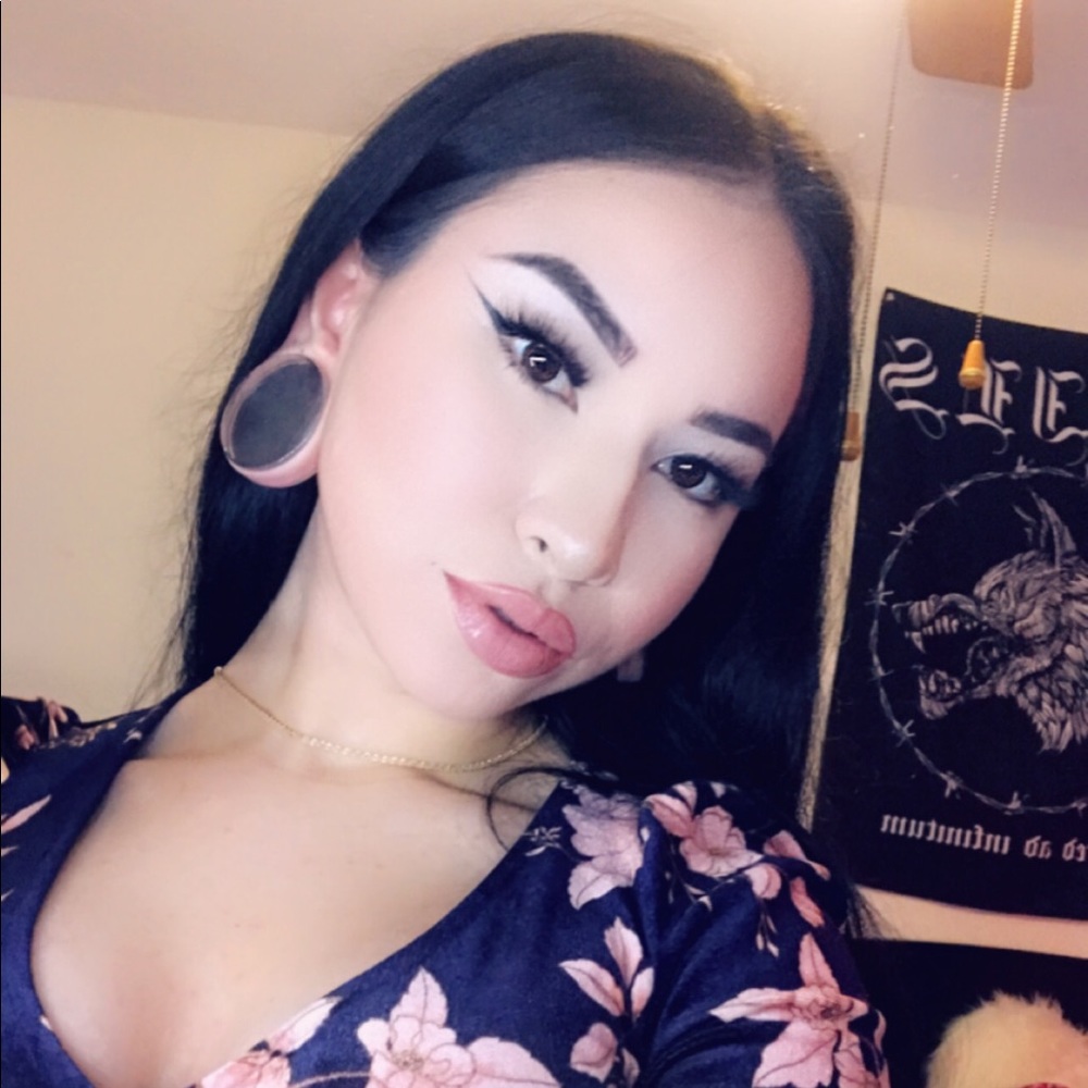 Meet your Posher, Estefany